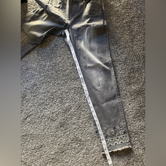 Frank Lyman Gray Embellished Hem Jeans RARE SAMPLE Size M - Picture 15 of 15